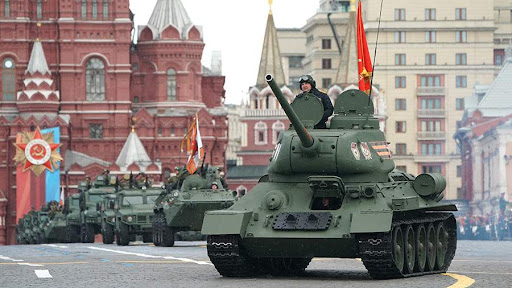 Moscou envisage de taxer ses exportations vers l’UE pour financer son complexe militaro-industriel