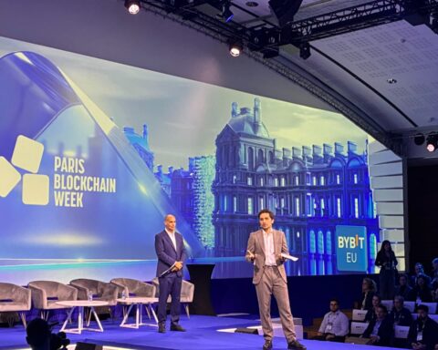 À la Paris Blockchain Week, les détenteurs de cryptomonnaies expriment leur désir de quitter la France en raison des menaces sécuritaires
