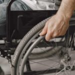 Accessibilité accrue des fauteuils roulants pour 185 000 personnes grâce à la réforme