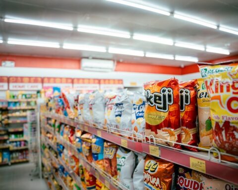 Aliments ultra-transformés : les organisations tirent la sonnette d'alarme.