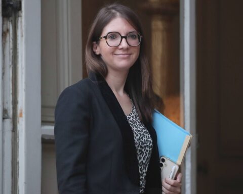 Après le retrait de la loi Yadan, le gouvernement français cherche un consensus contre l'antisémitisme