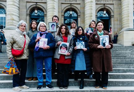 Au procès en appel de Nicolas Sarkozy, les proches des victimes de l'attentat de 1989 témoignent à Paris