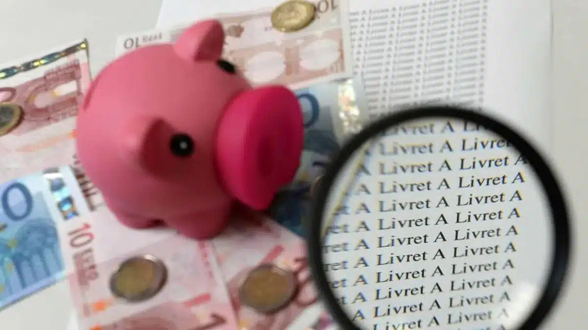 Beaucoup de gens ignorent que les intérêts de leur livret A sont soumis à la surveillance fiscale : voici ce qu'il faut déclarer aux impôts.