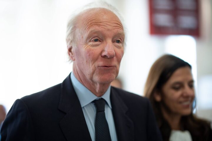 Brice Hortefeux, condamné dans l'affaire du financement libyen, doit quitter le conseil régional d'Auvergne-Rhône-Alpes