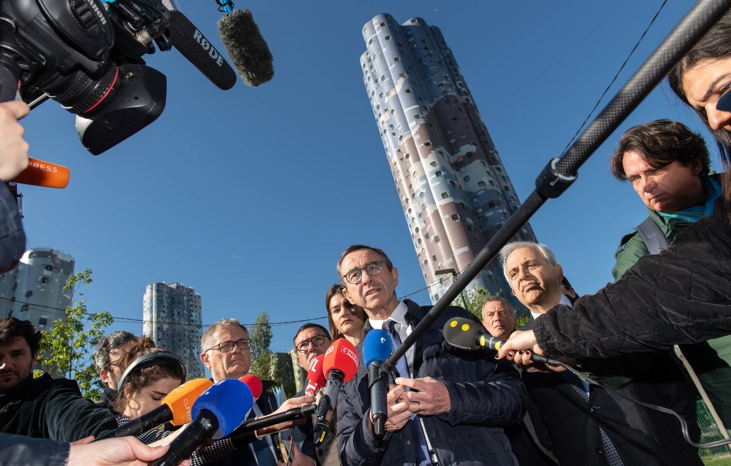 Bruno Retailleau propose un plan d'urgence anti-trafics à Nanterre, ciblant les quartiers en difficulté