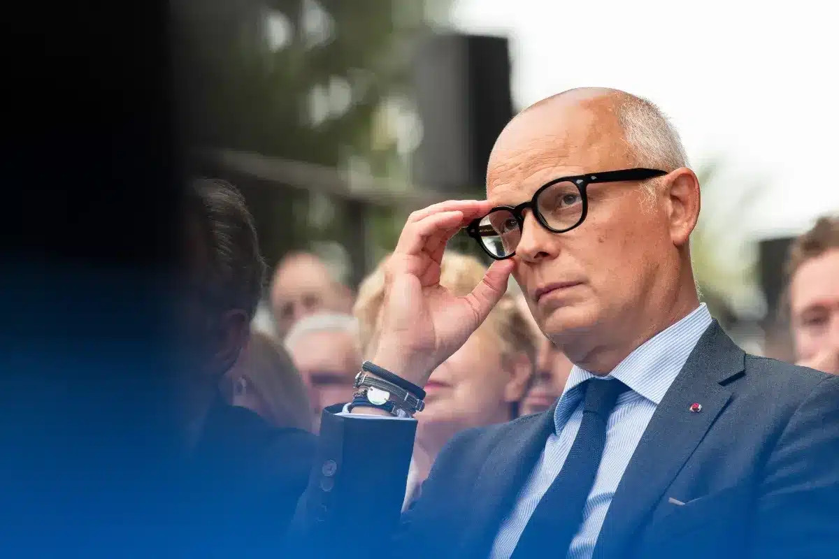 Ce sondage révélateur : Édouard Philippe seul en mesure de battre le RN en 2027, les autres candidats en difficulté au second tour.