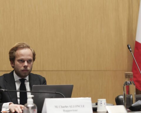 Charles Alloncle rejette le « chantage » des députés sur le rapport de la commission d’enquête parlementaire