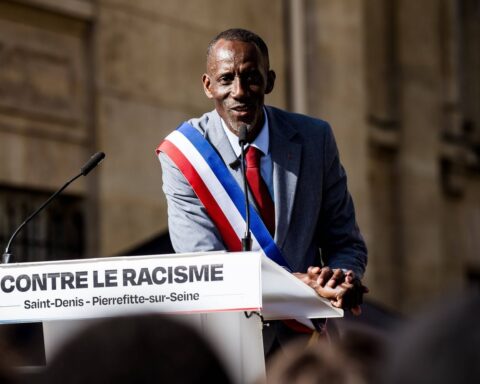 Cinq élus LFI portent plainte à Paris contre du racisme lié à un courrier détourné de Tintin