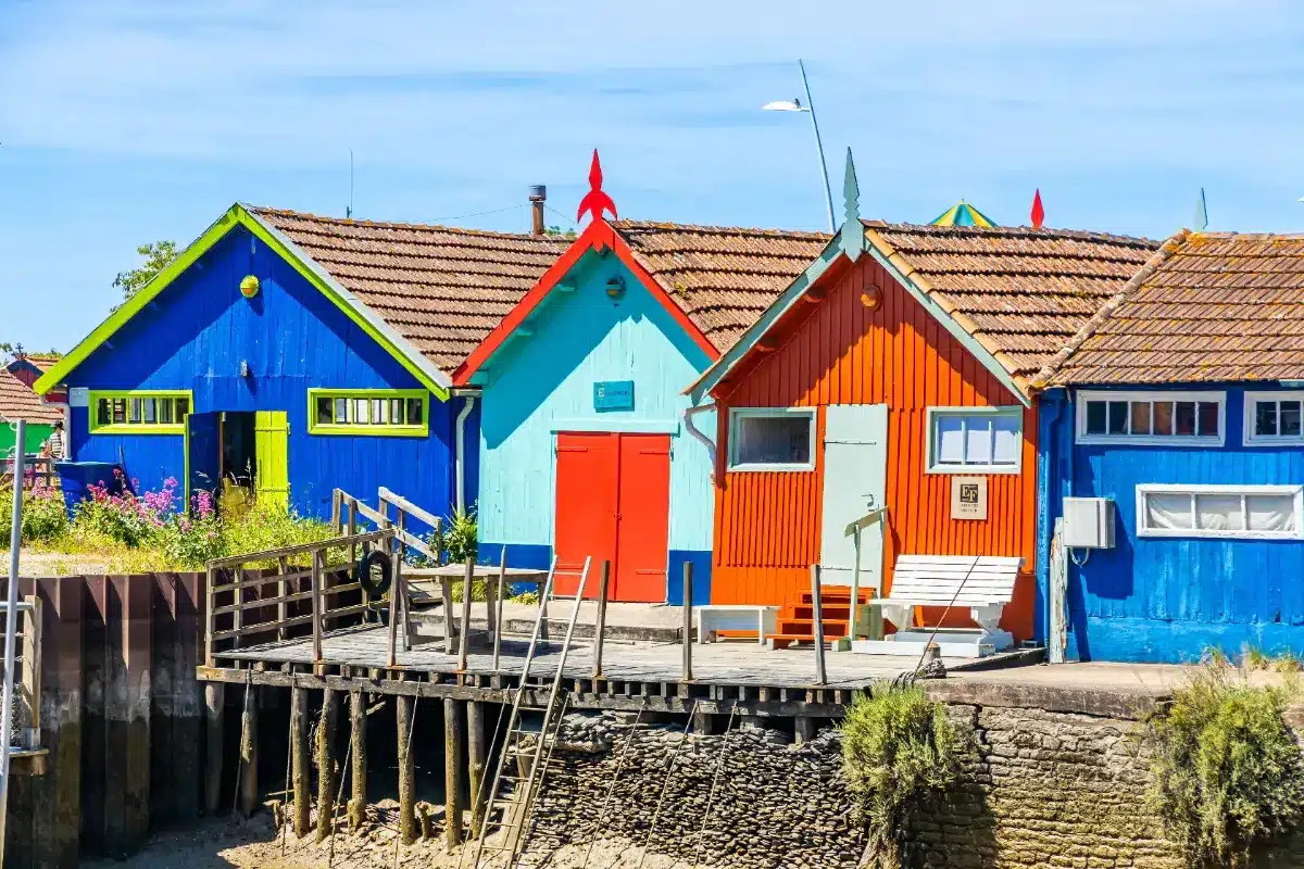 De nouveaux propriétaires sur l'île d'Oléron abandonnent Airbnb : comment une prime de 10 000 € incite à la location à l'année