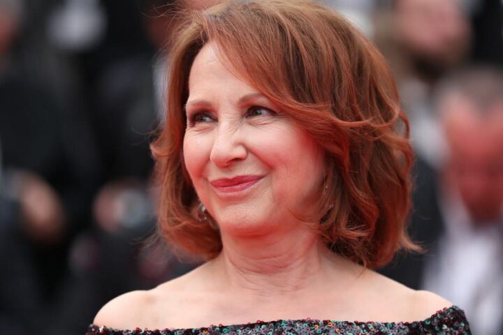 Décès de Nathalie Baye : comprendre la maladie à corps de Lewy et son impact sur les patients