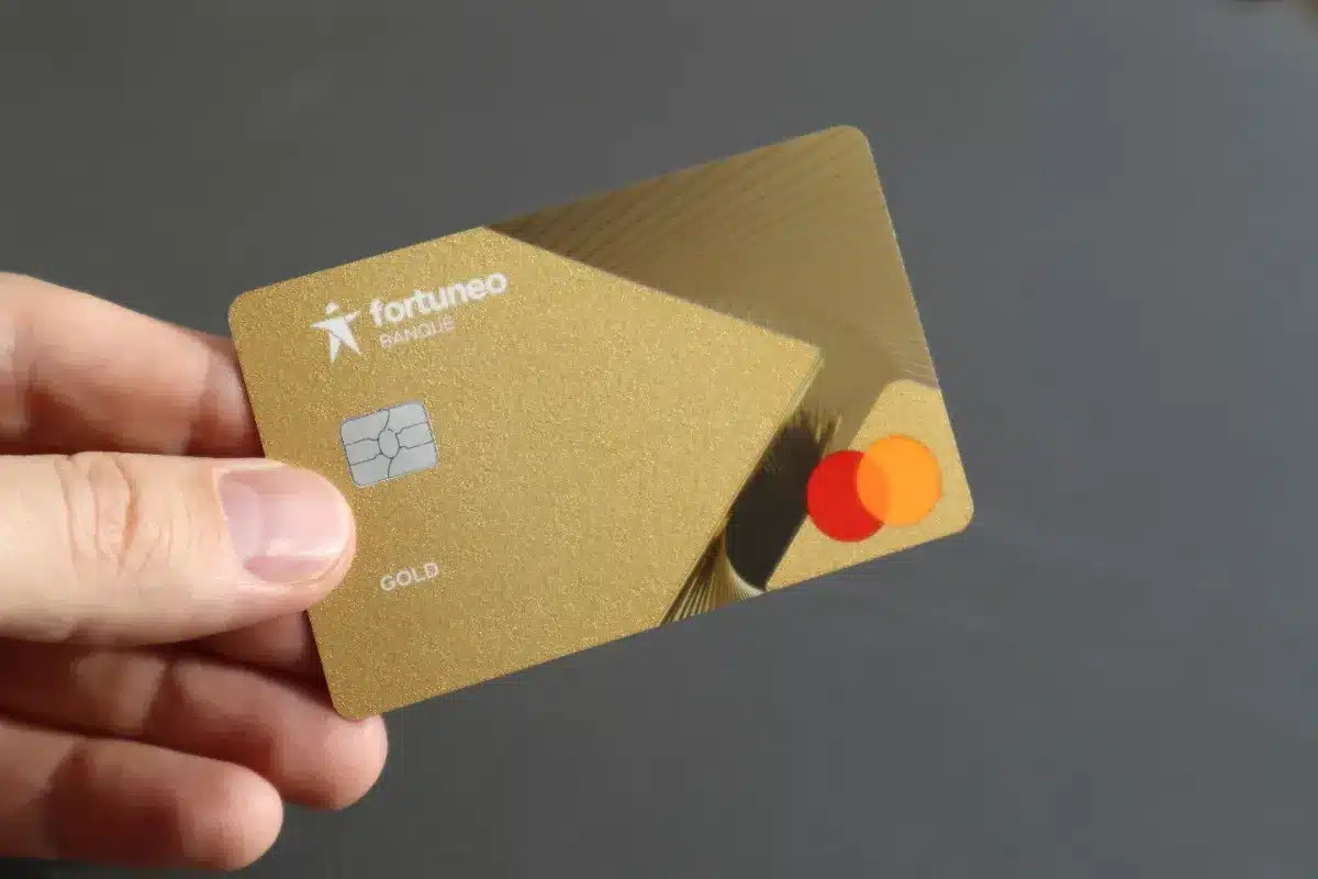 Des centaines de Français abandonnent leur banque traditionnelle au profit de Fortuneo.