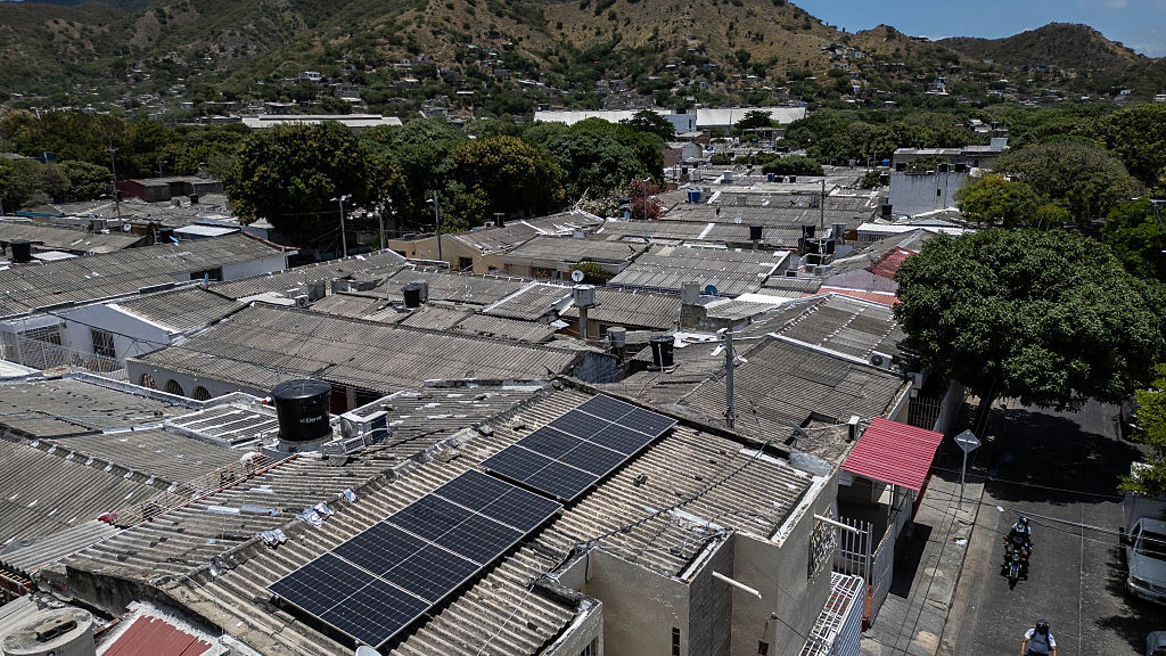 Des États se réunissent pour élaborer une feuille de route vers l'abandon des combustibles fossiles