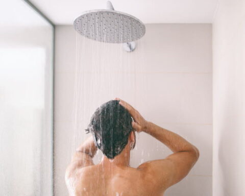 Douches chaudes : ne dépassez pas 39°C pour éviter les irritations cutanées