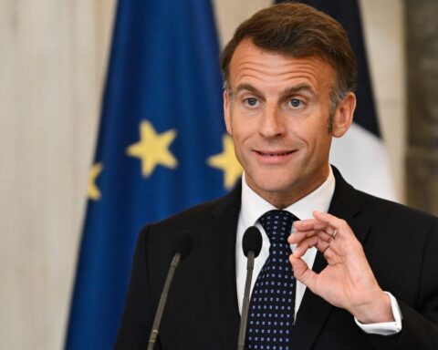 Emmanuel Macron à Athènes : aucune pénurie de carburant envisagée en France malgré la guerre au Moyen-Orient