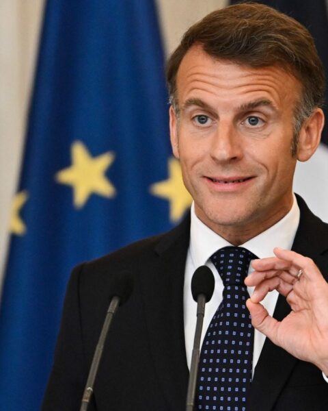 Emmanuel Macron à Athènes : aucune pénurie de carburant envisagée en France malgré la guerre au Moyen-Orient