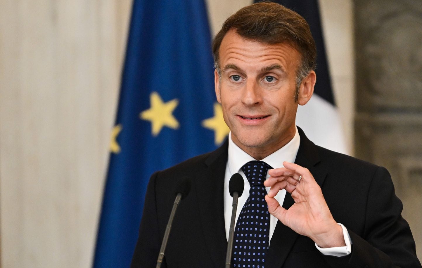 Emmanuel Macron à Athènes : aucune pénurie de carburant envisagée en France malgré la guerre au Moyen-Orient