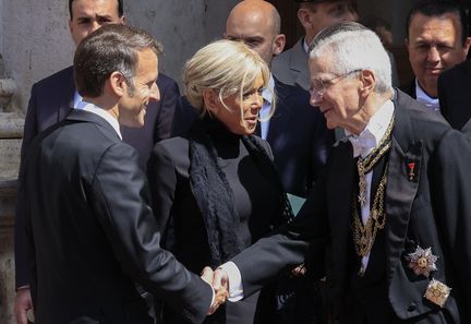 Emmanuel Macron insiste sur l'importance de l'action pour la paix lors de sa rencontre avec Léon XIV au Vatican
