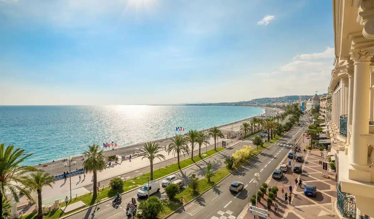 Éric Ciotti annule l'Ironman, l'Ultra-trail et le Championnat international de pétanque à Nice en raison de la nécessité de maîtriser les dépenses.