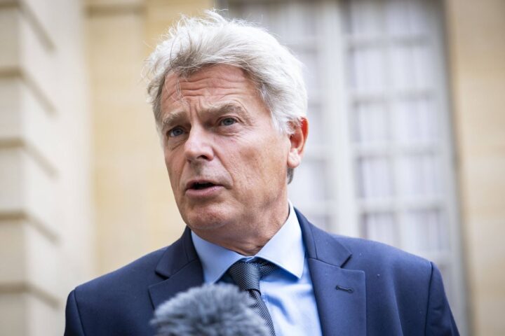 Fabien Roussel présente des excuses après une blague sur la grossesse de Marine Tondelier