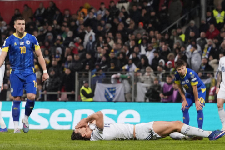 Football : après une défaite face à la Bosnie, l'Italie ne réussit pas à se qualifier pour la Coupe du Monde 2026.