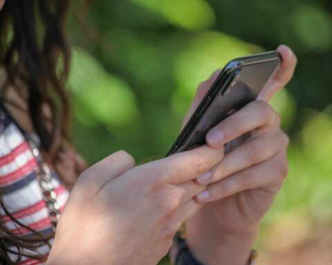 Fraude bancaire : une exposition croissante des adolescents aux risques financiers