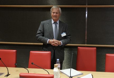 Grasset : la réaction politique à l’éviction du dirigeant et la menace Bolloré sur l’édition française