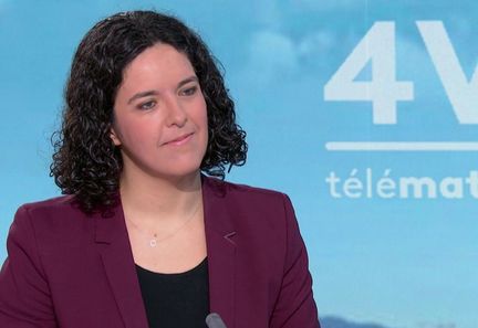 Hausse du prix du carburant : Manon Aubry plaide pour un blocage à 1,80 euro lors d'une interview sur France 2