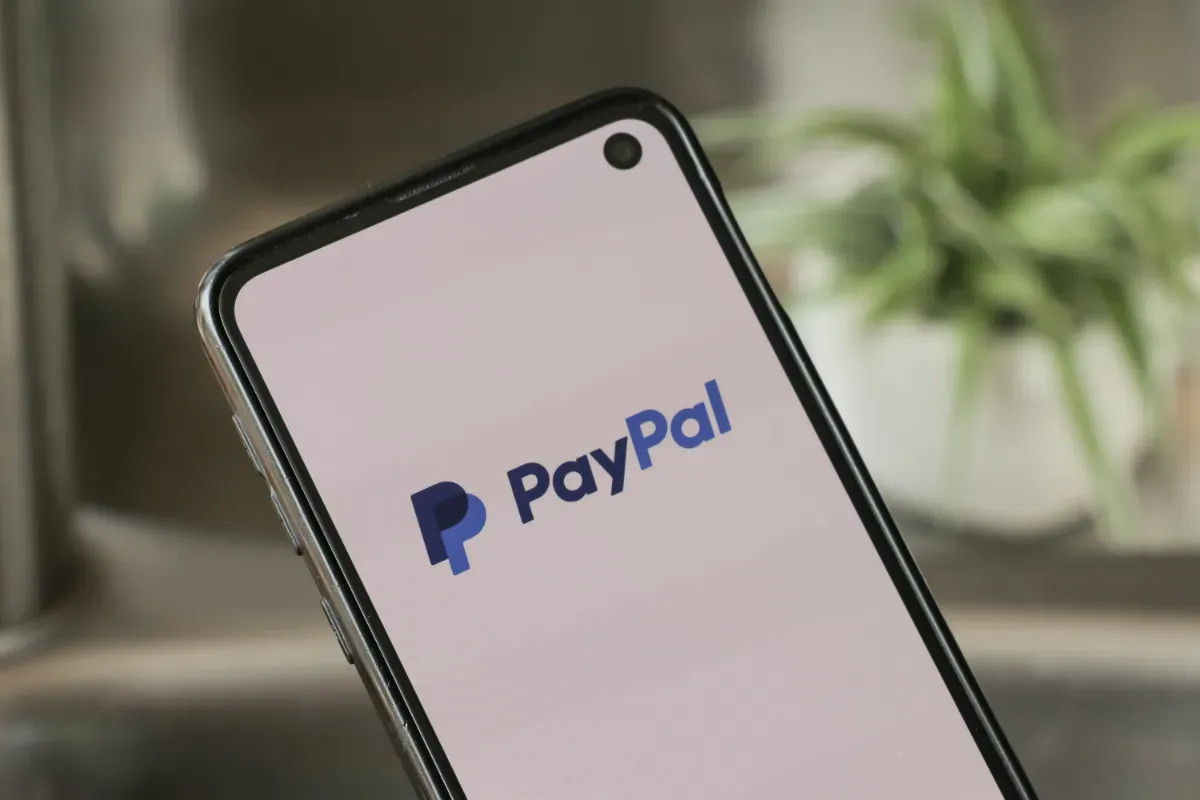 Impôts 2026 : le fisc a pré-rempli votre compte PayPal sans notification, des amendes pouvant atteindre 1 500 € en cas de non-vérification.