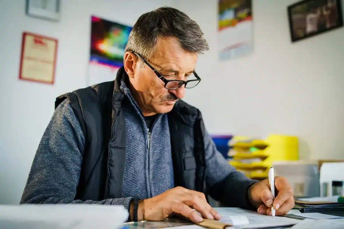 Impôts 2026 : Un comptable révèle que les cases 6EU et 6EV peuvent permettre d'économiser jusqu'à 4 039 €, bien que 80 % des Français ne les connaissent pas.