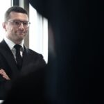 Jordan Bardella assume sa relation avec Maria Carolina de Bourbon des Deux-Siciles et les photos de Paris Match