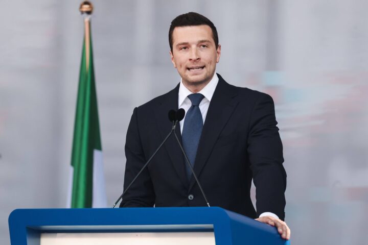 Jordan Bardella exprime des doutes sur la justice française au Parlement européen