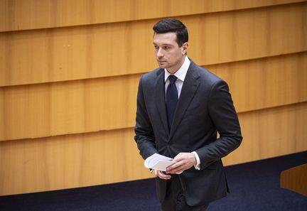 Jordan Bardella réclame une baisse de la TVA sur les carburants lors de son passage sur France 2