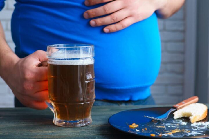 La bière n'est pas responsable du « ventre à bière », affirment des experts en nutrition