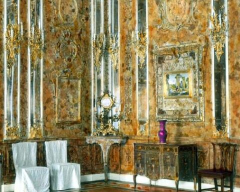La chambre d'ambre, trésor disparu, dérobée par les nazis en 1941, reste introuvable