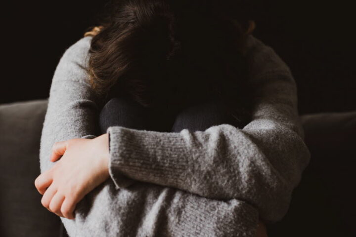 La dépression résistante en France : un million de personnes concernées et un appel à une meilleure prise en charge