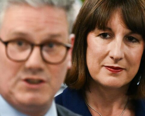 La responsable économique britannique critique Trump pour son absence de stratégie de sortie en cas de guerre en Iran