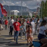 La Suisse face à la proposition de limiter sa population : enjeux économiques et politiques en jeu