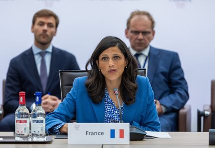 L'aide au développement, priorité de la France malgré la baisse budgétaire, affirme Éléonore Caroit