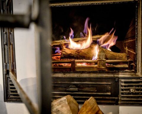 Le chauffage au bois identifié comme une « source majeure » de pollution de l’air en France