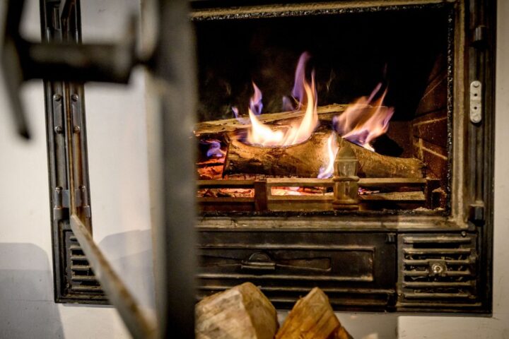 Le chauffage au bois identifié comme une « source majeure » de pollution de l’air en France