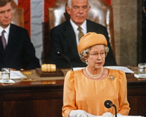 Le discours historique de la reine Elizabeth II devant le Congrès et ses répercussions sur Charles