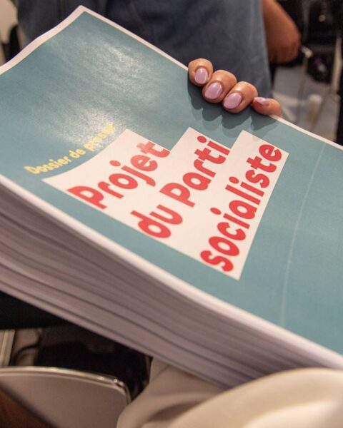 Le Parti socialiste présente son projet pour le XXIe siècle : smic à 1.690 euros et départ à 62 ans