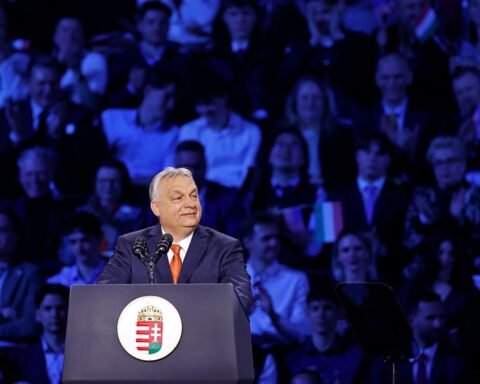 Les électeurs hongrois pourraient-ils renverser Viktor Orbán, figure de l'extrême droite ?