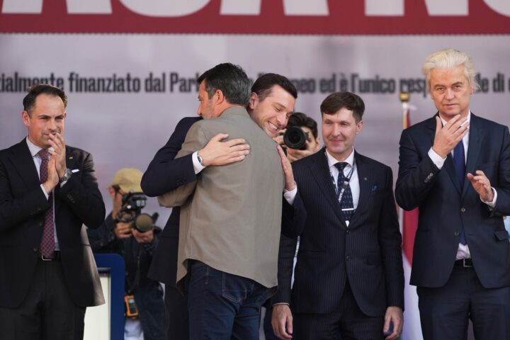 L'extrême droite européenne s'unie contre l'immigration lors d'un rassemblement à Milan
