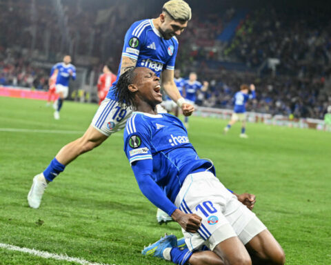 Ligue conférence : Strasbourg domine Mayence et atteint sa première demi-finale européenne. Le Bayern Munich se qualifie également pour les demi-finales.