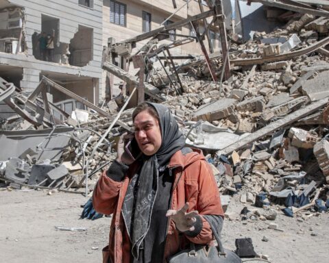 L'Iran rejette le cessez-le-feu alors que l'ultimatum de Trump approche et que les frappes s'intensifient