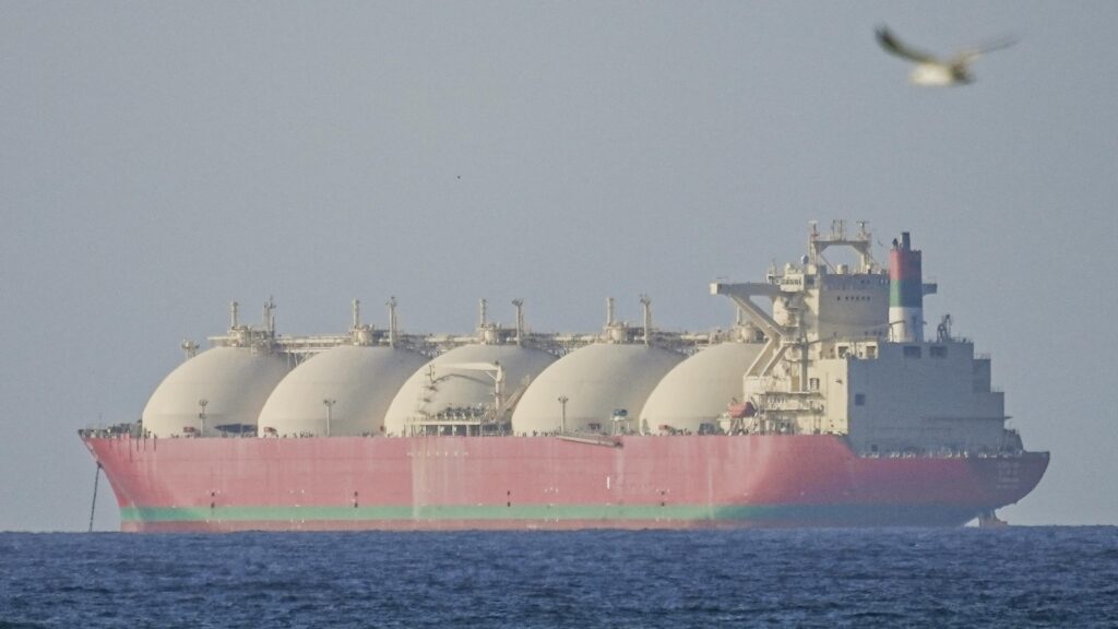 L'Iran rétablit le contrôle du détroit d'Ormuz et tire sur des pétroliers