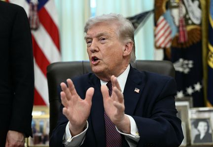 Macron réagit aux accusations de Trump sur le refus du survol militaire français vers Israël