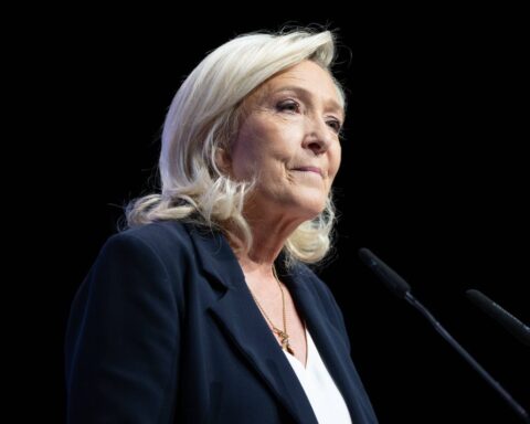 Marine Le Pen exclut Matignon, affirmant qu'elle n'a pas besoin d'un « lot de consolation »