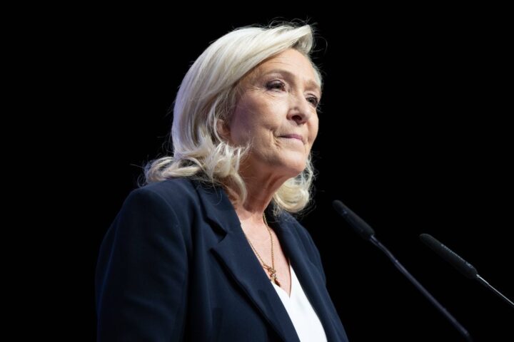 Marine Le Pen exclut Matignon, affirmant qu'elle n'a pas besoin d'un « lot de consolation »